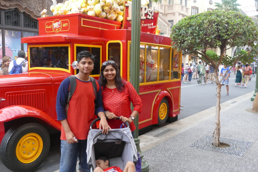 Universal studios singapore popcorn truck