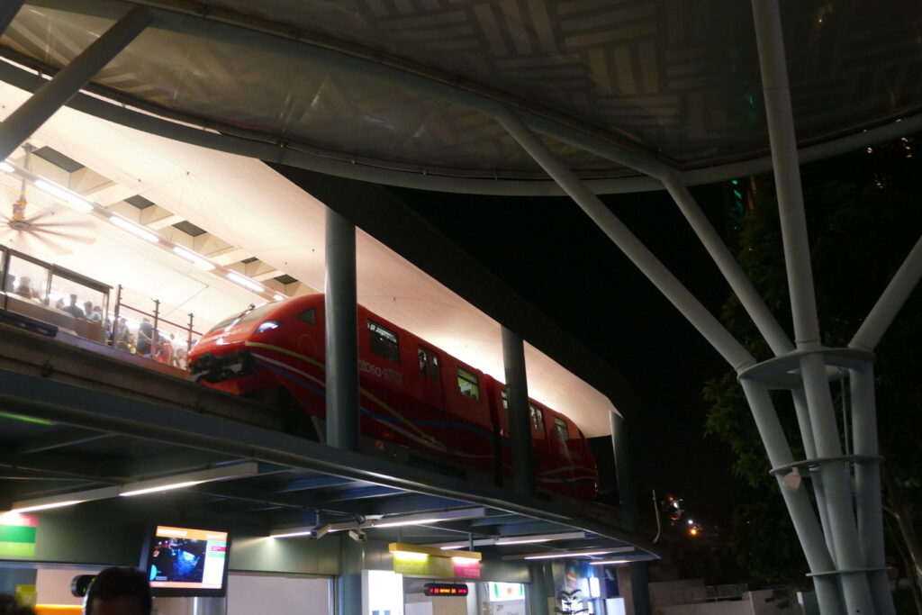 universal studios singapore monorail