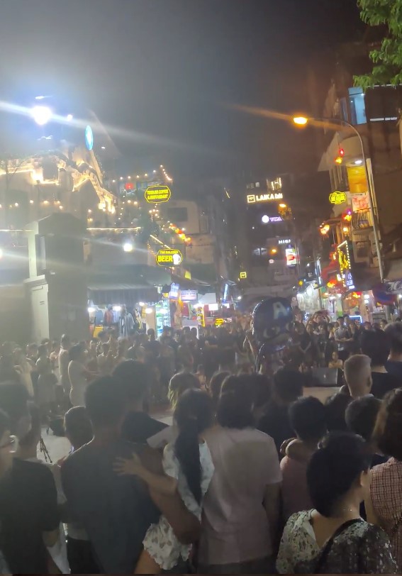 hanoi beer street