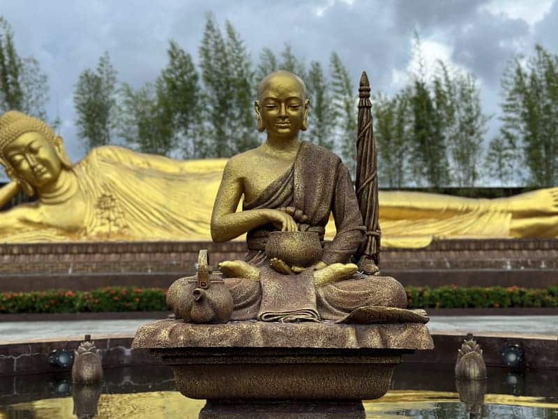 Bintan Travel Blog, sleeping buddha tanjung Uban