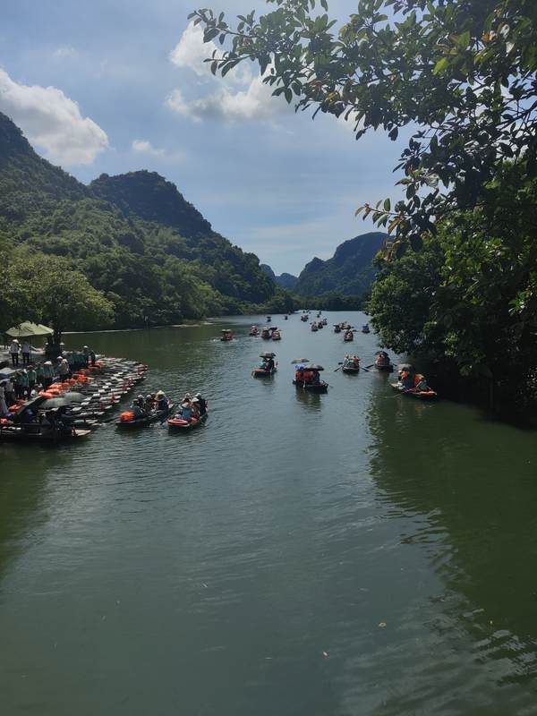 boat tour trang an